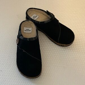 Earth Origins Black Faux-Suede Shearling Slip-On Size 7M